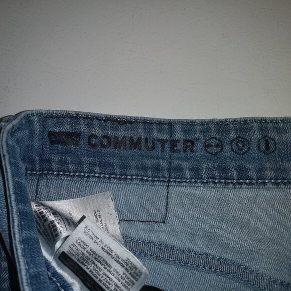 Levi's 511 Commuter Unisex Coolmax 2 Way Stretch Lt Wash Blue Jeans - Picture 3 of 16